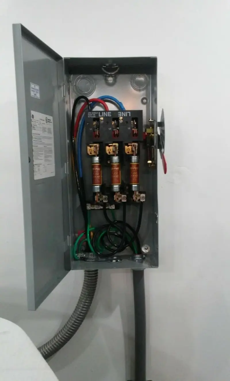 Three-phase disconnect switch installed for Smoke Detector Installation in Cherryland